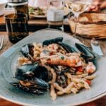 Makaron z owocami morza na sycylijską kolację